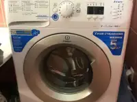 Продам б/у узкую стиральную машину Indesit NSL 5051