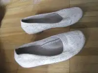 Абсолютно новые чёрные женские туфли на небольшом каблуке стелька 24 см  Классика, фотография 5