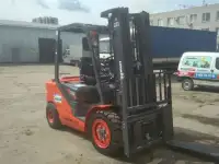 Вилочный погрузчик 3 т.