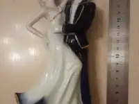 Статуэтка молодожены