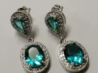Серебряные серьги с сапфиром и белым топазом