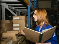 Сотрудник с опытом АХО