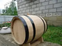 Дубовые бочки для вина и коньяка