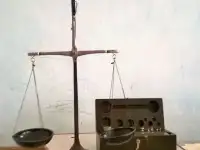 Продаю антикварные точные весы
