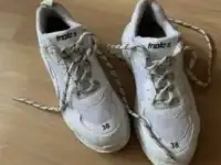Кроссовки
