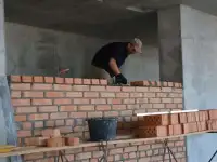 требуються каменщики