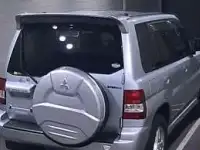 MITSUBISHI PAJERO IO, фотография 3