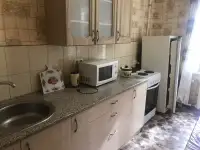 Сдаётся двухкомнатная на Острякова-238, длительно.