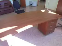Стол письменный с тумбочкой, фотография 2