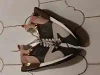 Женские новые кроссовки LOUIS VUITTON, фотография 3
