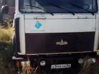 Грузовой самосвал МАЗ