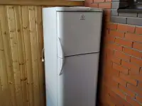 Холодильник-морозильник Indesit RA36G