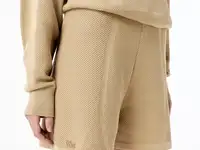 Женские рельефные шорты lacoste из смеси хлопка, фотография 4