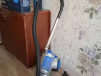 Пылесос бытовой