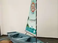 Лодка с парусом интерьерная