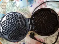 Вафельница электрическая