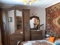 Продаётся дом в Ессентуках, район школы Нижнего рынка. 2 дома на одном участке, 5-комнатнат, 90 кв.м., жилая площадь 55к