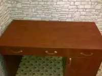 Продам компьютерный стол