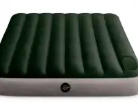 Матрас надувной Intex 137х191х25 см., со встроенным ножным насосом, фотография 2