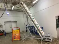 Z-образный конвейер для порошковыхсыпучих грузов с поперечинами и гофробортом