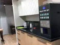 Аренда офиса с окном на 3 рабочих места в БЦ Голден Гейт.