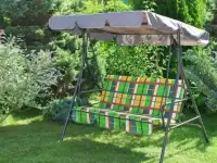 Бюджетные качели 