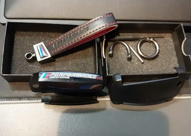 Чехол для ключа bmw стиль m performance чёрный, фотография 2