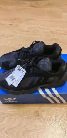 Кроссовки adidas yung-1 black, фотография 1