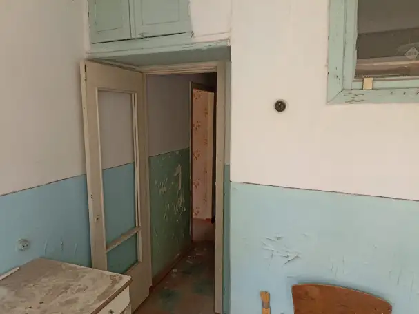 2х комнатная квартира в г. Зоринск, ЛНР, 2 эт., ЛНР, Перевальский район, г. Зоринск, квартал 40 Лет Победы, д. 1, фотография 3