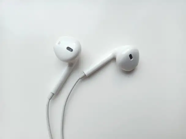 Наушники-вкладыши 1,15 м. mini-jack 3,5 мм. белые, фотография 3