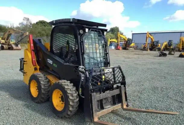 Аренда мини погрузчика JCB 135, фотография 2