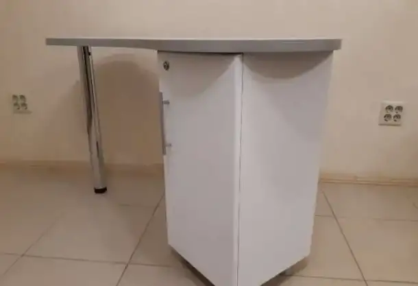 Продам маникюрный стол в Челябинске, фотография 2