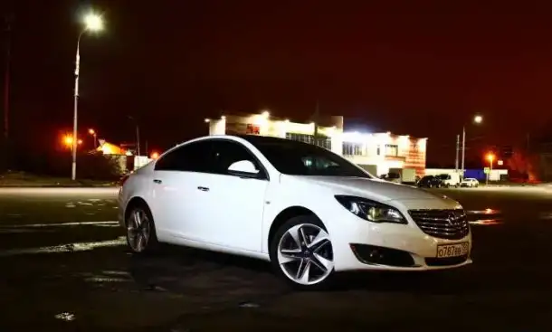Opel  Insignia / 2015 Седан I Рестайлинг / 1.6 AT (170 л.с.), фотография 1