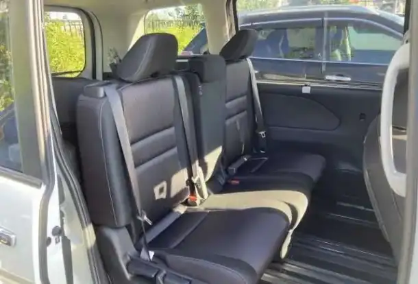 Продажа автомобилей Nissan Serena, фотография 8
