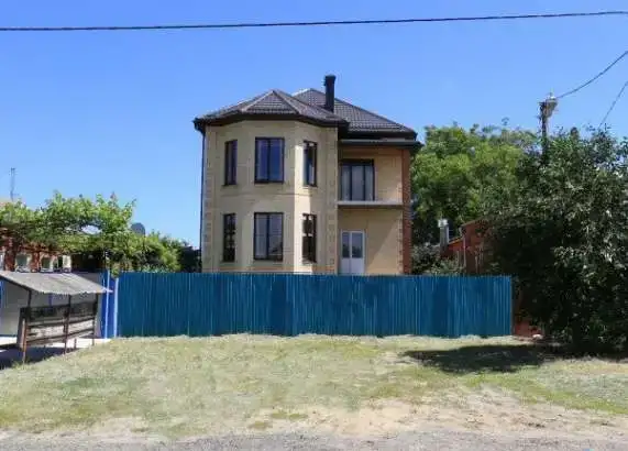 Дом 470 м² на участке 5 сот., фотография 1