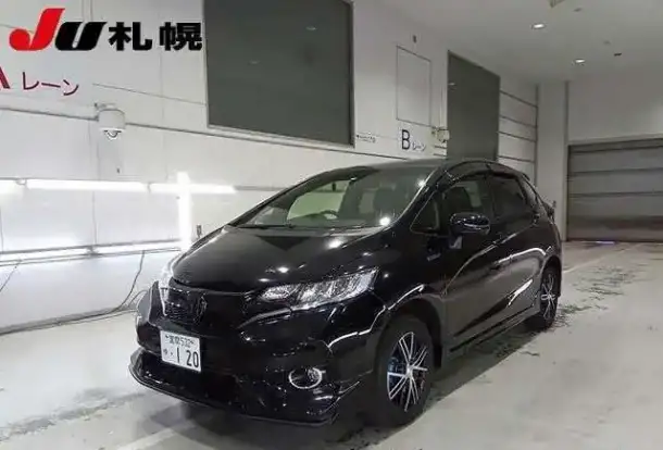 Продажа автомобилей Honda Fit, фотография 3