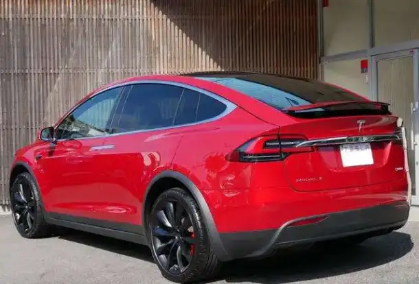 Продажа автомобилей Tesla, фотография 5