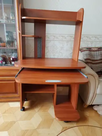 Компьютерный стол, фотография 1