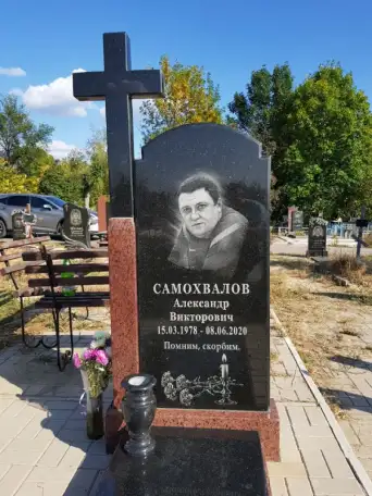 Памятники из гранита габбро в Мариуполе, фотография 6
