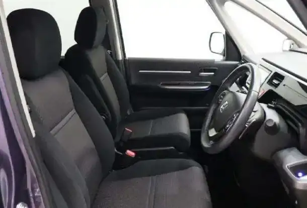 Продажа автомобилей Honda Stepwgn, фотография 3
