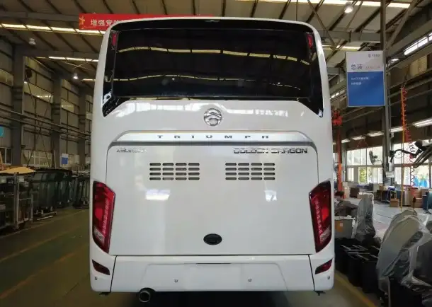 Туристический автобус Golden Dragon XML6122J TRIUMPH, количество мест 55+1+1, фотография 1