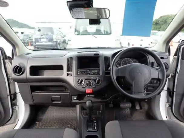 Универсал Mitsubishi Lancer Van кузов CVZNY12 модификация 16G гв 2019 4wd, фотография 4