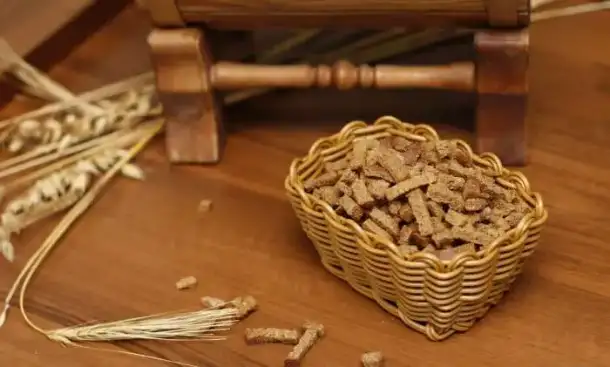 Чипсы из говядины, свинины, курицы, колбаски, сухари, сыр, уши свиные, фотография 9