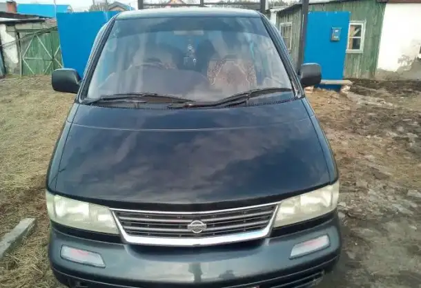 Микроавтобус Nissan Micra, фотография 1