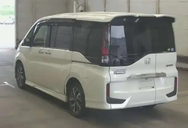 Honda StepWagon, фотография 2