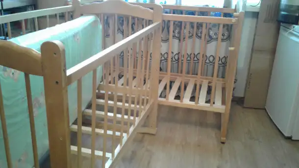 продам детские кроватки 2 шт., фотография 1