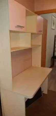 Стол письменный с полками и шкафчиками, фотография 2