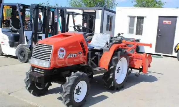 Японский мини трактор KUBOTA A-17D, фотография 1