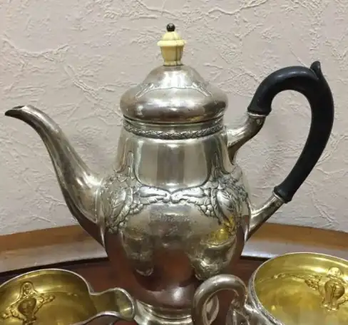 Старинный чайный набор из серебра 