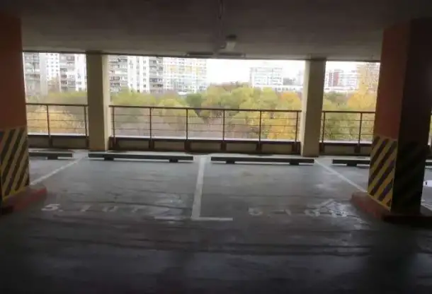 Сдам в аренду Машиноместо в многоуровневом паркинге, фотография 3